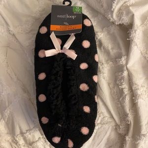 Women’s Size 7/8 Slippers